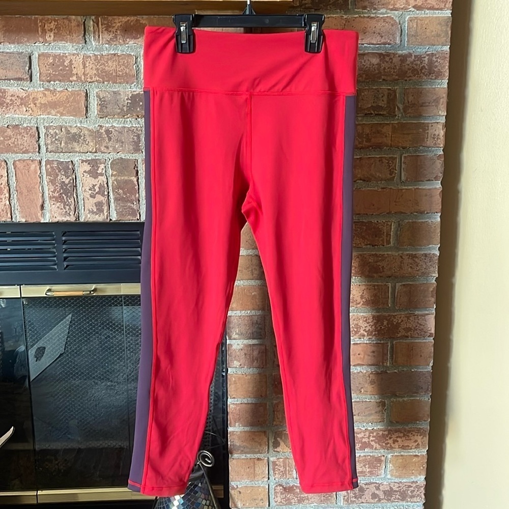 Zyia Active Red Royalty Strip Light n Tight Hi-Rise Capri Leggings